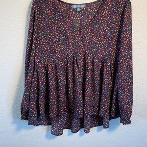 Good Luck Gem black ditzy print. Babydoll loose fit with buttoned sleeves. SzM